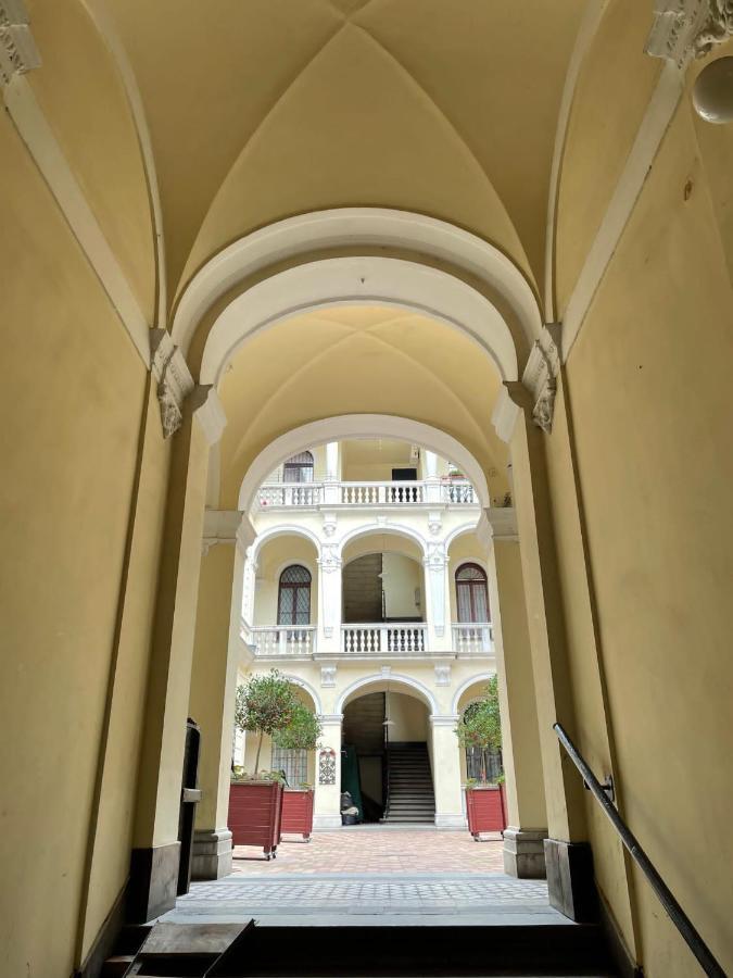 Cosy Gallery Flat In Akacfa St. Budapest Exterior photo